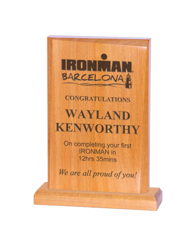 628R Solid Wood Award 22cm