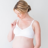 Woman wearing Medela Comfy Bra white